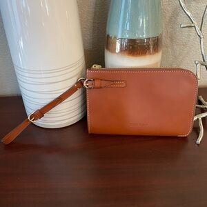 ❤️‍🔥 Dooney & Bourke Alto Laura Wristlet Brand New ❤️‍🔥